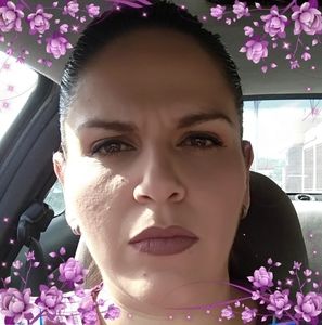 Meet your Posher, Larissa